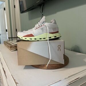 Women’s Cloudnova White | Limelight